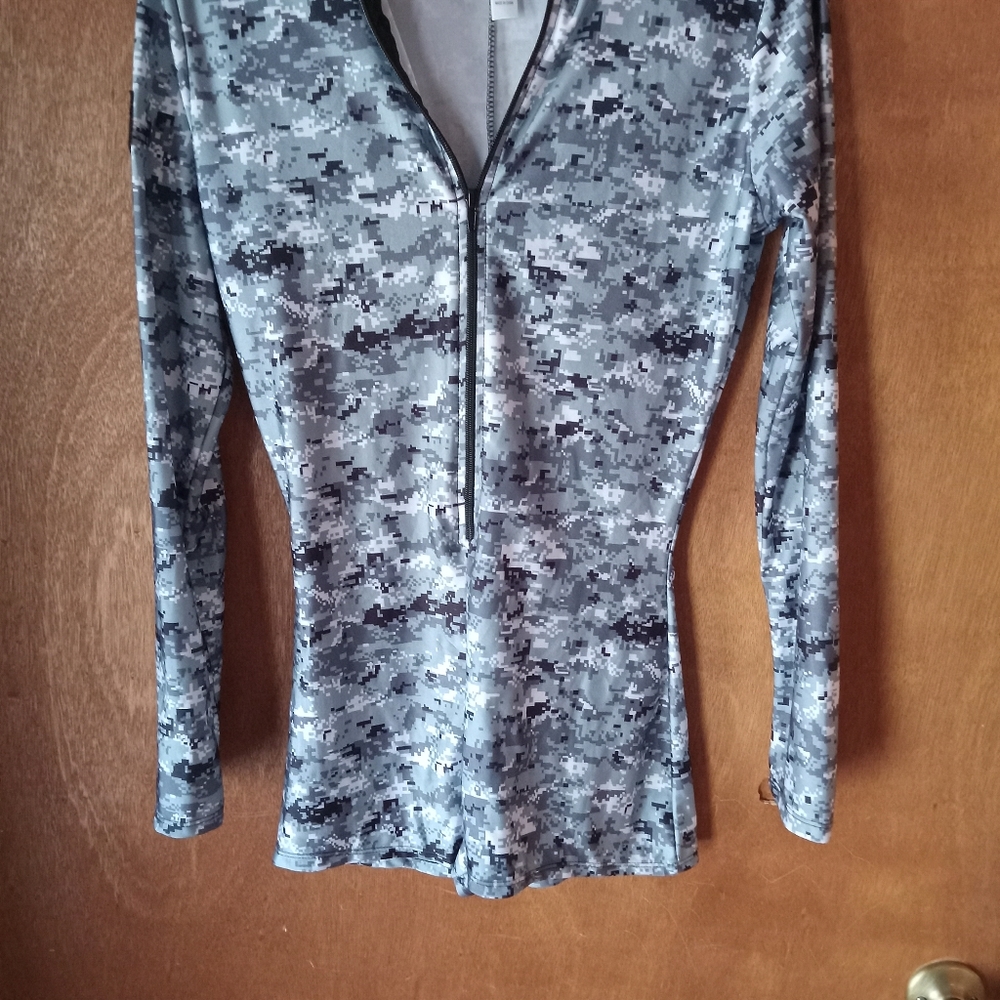 For play  woman's jumper